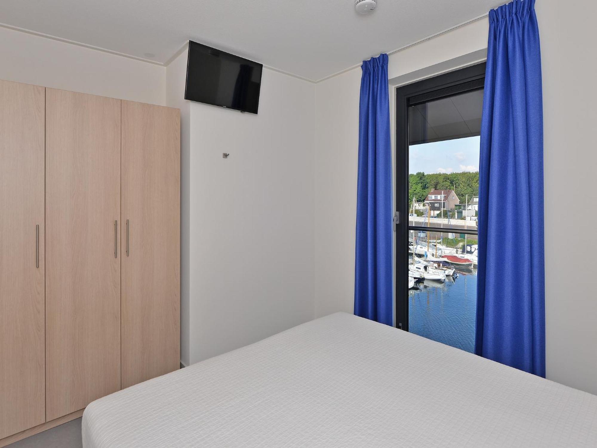 Waterlodge Blue Lagoon On A Jetty For 4 People Kamperland Exteriör bild