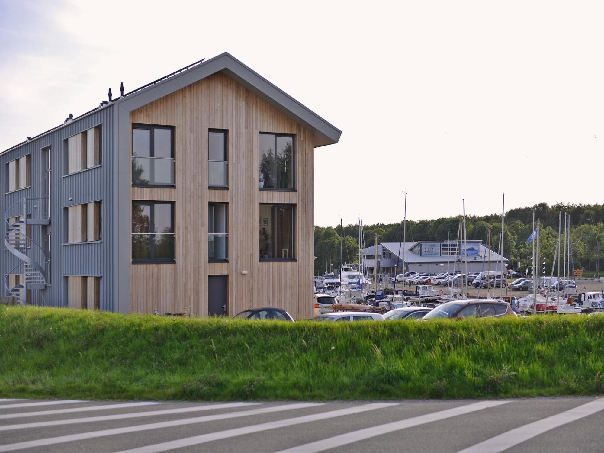 Waterlodge Blue Lagoon On A Jetty For 4 People Kamperland Exteriör bild