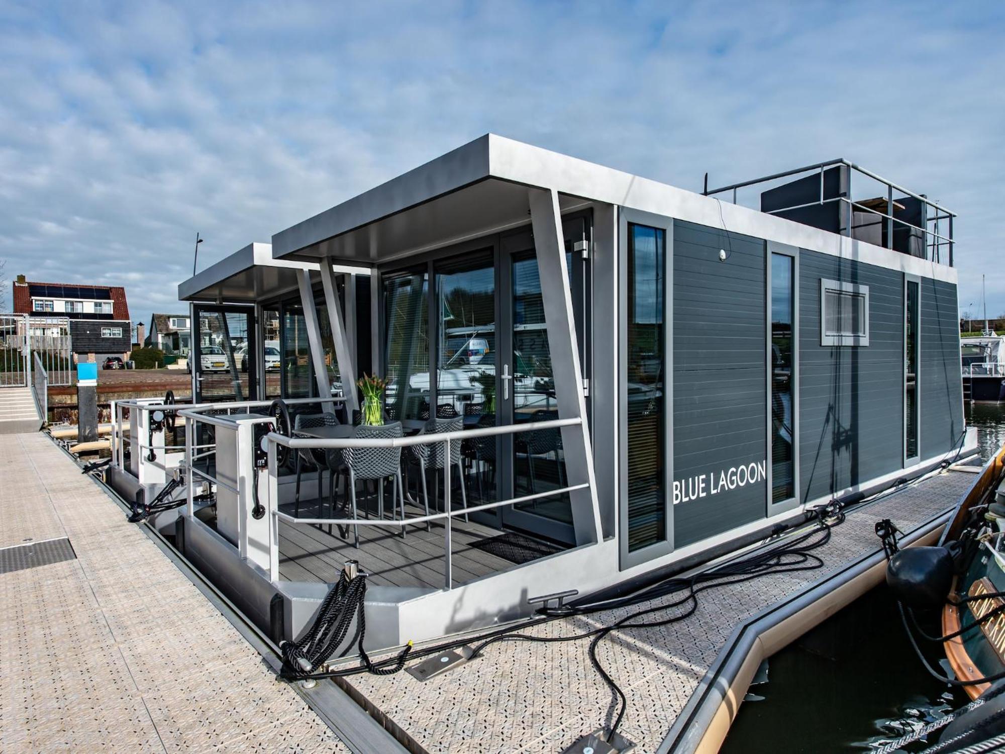 Waterlodge Blue Lagoon On A Jetty For 4 People Kamperland Exteriör bild
